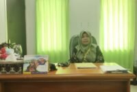 Direktur RSUD Fakfak dr. Karyani Kastella, M.Kes, Spa.Rad saat ditemui wartawan diruang kerjanya (Dok. kaltim.tagarutama.com)